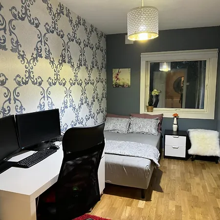 Modern 90 Sqm Free Parking דירה